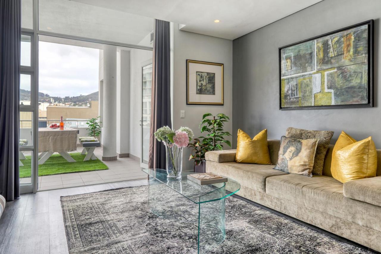 Backup-Powered Classic Luxury Apartment Kapstaden Exteriör bild